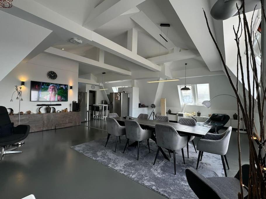 6 Zimmer Maisonette-Penthouse Pool Dachterrasse Luxus Munich Exterior photo